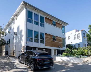 1341 S Burnside Avenue - Photo Thumbnail 8