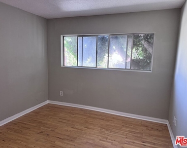 1646 Franklin Street - Photo Thumbnail 12
