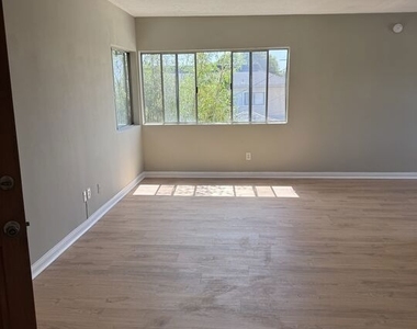 1646 Franklin Street - Photo Thumbnail 4