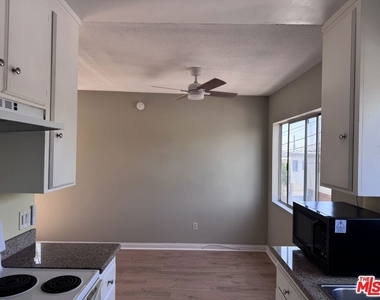 1646 Franklin Street - Photo Thumbnail 6