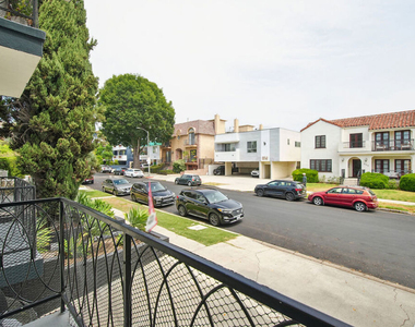 807 N Alfred Street - Photo Thumbnail 11
