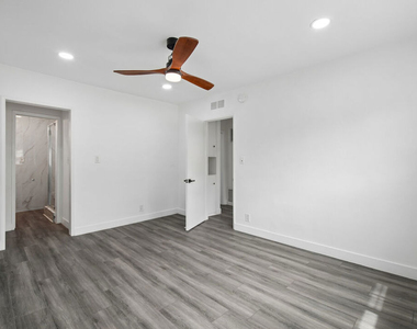 807 N Alfred Street - Photo Thumbnail 14