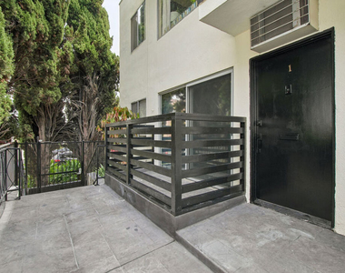 807 N Alfred Street - Photo Thumbnail 17
