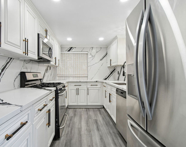 807 N Alfred Street - Photo Thumbnail 7