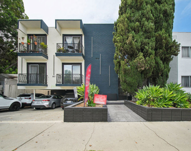 807 N Alfred Street - Photo Thumbnail 18