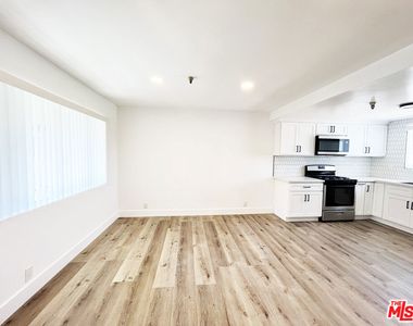 11430 Cedar Avenue - Photo Thumbnail 12