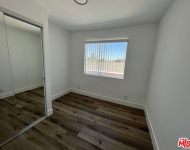11430 Cedar Avenue - Photo Thumbnail 15