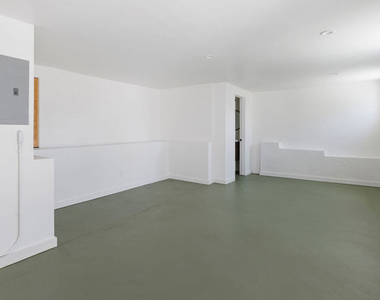 1310 1/2 Lucile Avenue - Photo Thumbnail 12