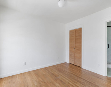 1310 1/2 Lucile Avenue - Photo Thumbnail 7