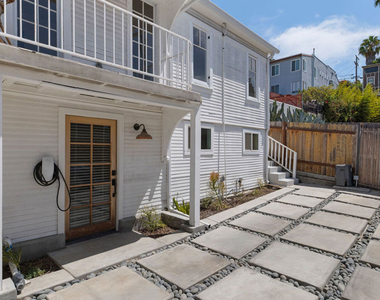 1310 1/2 Lucile Avenue - Photo Thumbnail 10