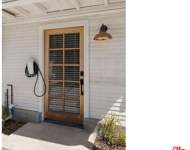 1310 1/2 Lucile Avenue - Photo Thumbnail 11