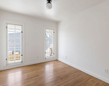 1310 1/2 Lucile Avenue - Photo Thumbnail 6