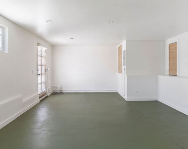 1310 1/2 Lucile Avenue - Photo Thumbnail 14