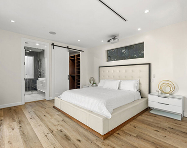 8700 Dorrington Avenue - Photo Thumbnail 9