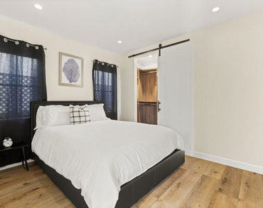 8700 Dorrington Avenue - Photo Thumbnail 14