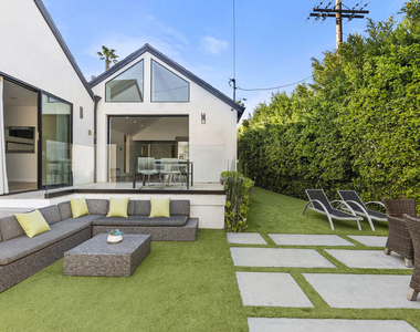 8700 Dorrington Avenue - Photo Thumbnail 16