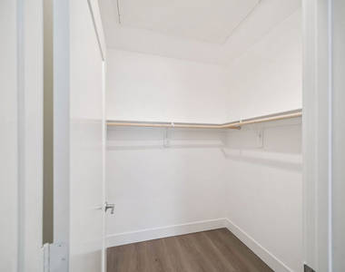 1223 N Hayworth Avenue - Photo Thumbnail 17