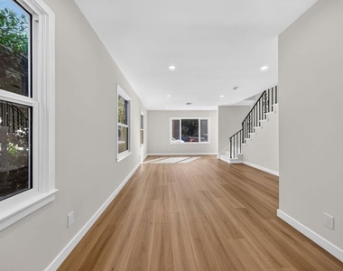 1615 S Adams Street - Photo Thumbnail 9