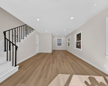 1615 S Adams Street - Photo Thumbnail 5