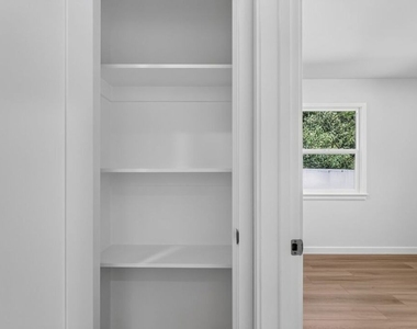 1615 S Adams Street - Photo Thumbnail 18