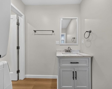 1615 S Adams Street - Photo Thumbnail 13