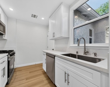 1615 S Adams Street - Photo Thumbnail 11