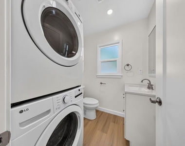 1615 S Adams Street - Photo Thumbnail 10