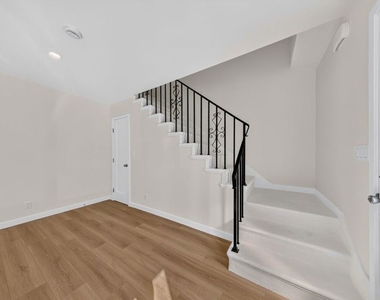 1615 S Adams Street - Photo Thumbnail 4