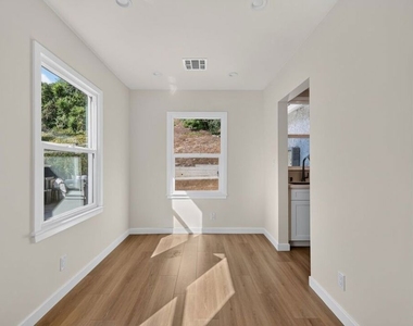 1615 S Adams Street - Photo Thumbnail 6
