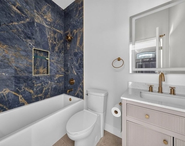 6635 Riverton Avenue - Photo Thumbnail 12
