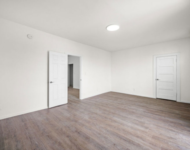 926 S Mariposa Avenue - Photo Thumbnail 14