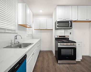 926 S Mariposa Avenue - Photo Thumbnail 17