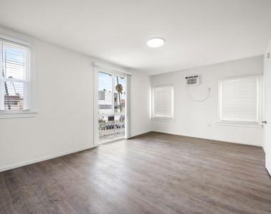 926 S Mariposa Avenue - Photo Thumbnail 16