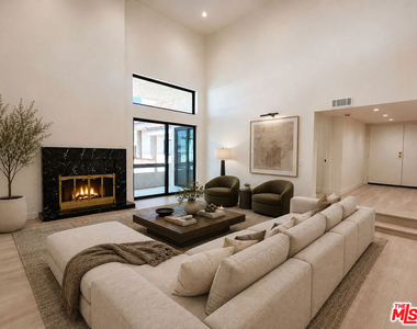 5237 Newcastle Avenue - Photo Thumbnail 7