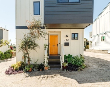 740 N Dillon Street - Photo Thumbnail 1