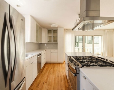 740 N Dillon Street - Photo Thumbnail 8