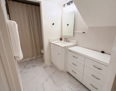 1336 Yale Street - Photo Thumbnail 11