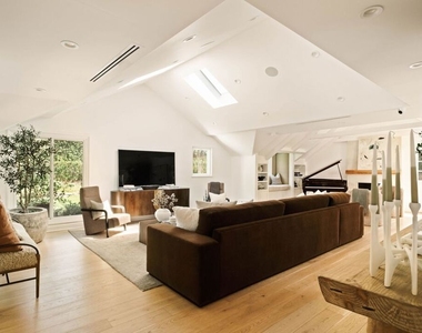 251 N Layton Drive - Photo Thumbnail 4