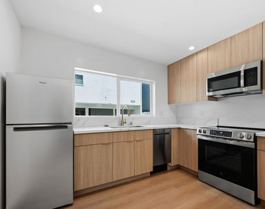 833 5th Street - Photo Thumbnail 8