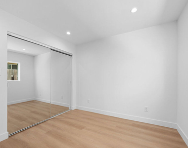 833 5th Street - Photo Thumbnail 4