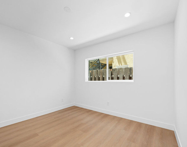 833 5th Street - Photo Thumbnail 3