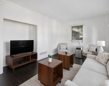 1201 N Crescent Heights Boulevard - Photo Thumbnail 6