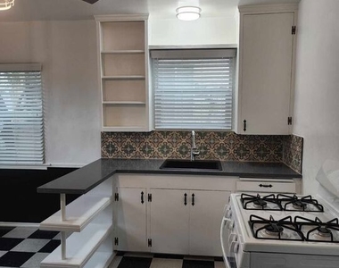 10558 Santa Monica Boulevard - Photo Thumbnail 10