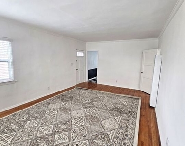 10558 Santa Monica Boulevard - Photo Thumbnail 7