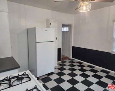 10558 Santa Monica Boulevard - Photo Thumbnail 13