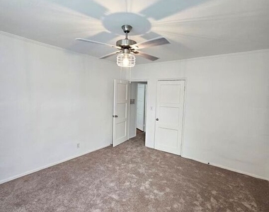 10558 Santa Monica Boulevard - Photo Thumbnail 23