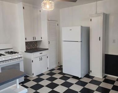 10558 Santa Monica Boulevard - Photo Thumbnail 11