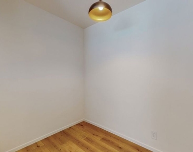 1833 Manning Avenue - Photo Thumbnail 15
