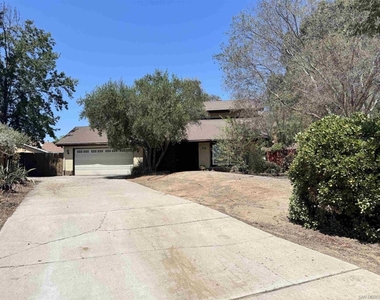 1748 Bourke Place - Photo Thumbnail 7