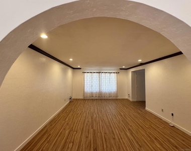 1748 Bourke Place - Photo Thumbnail 3